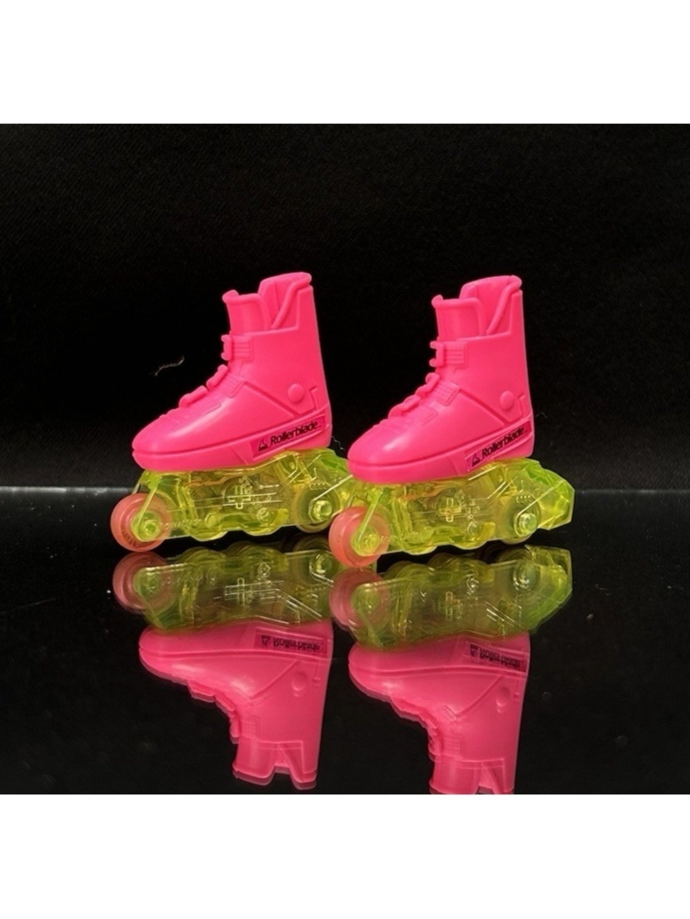 Vintage Mattel BarbieFlicker N Flash Rollerblades 1991 Pink Shoes & Yellow Blade